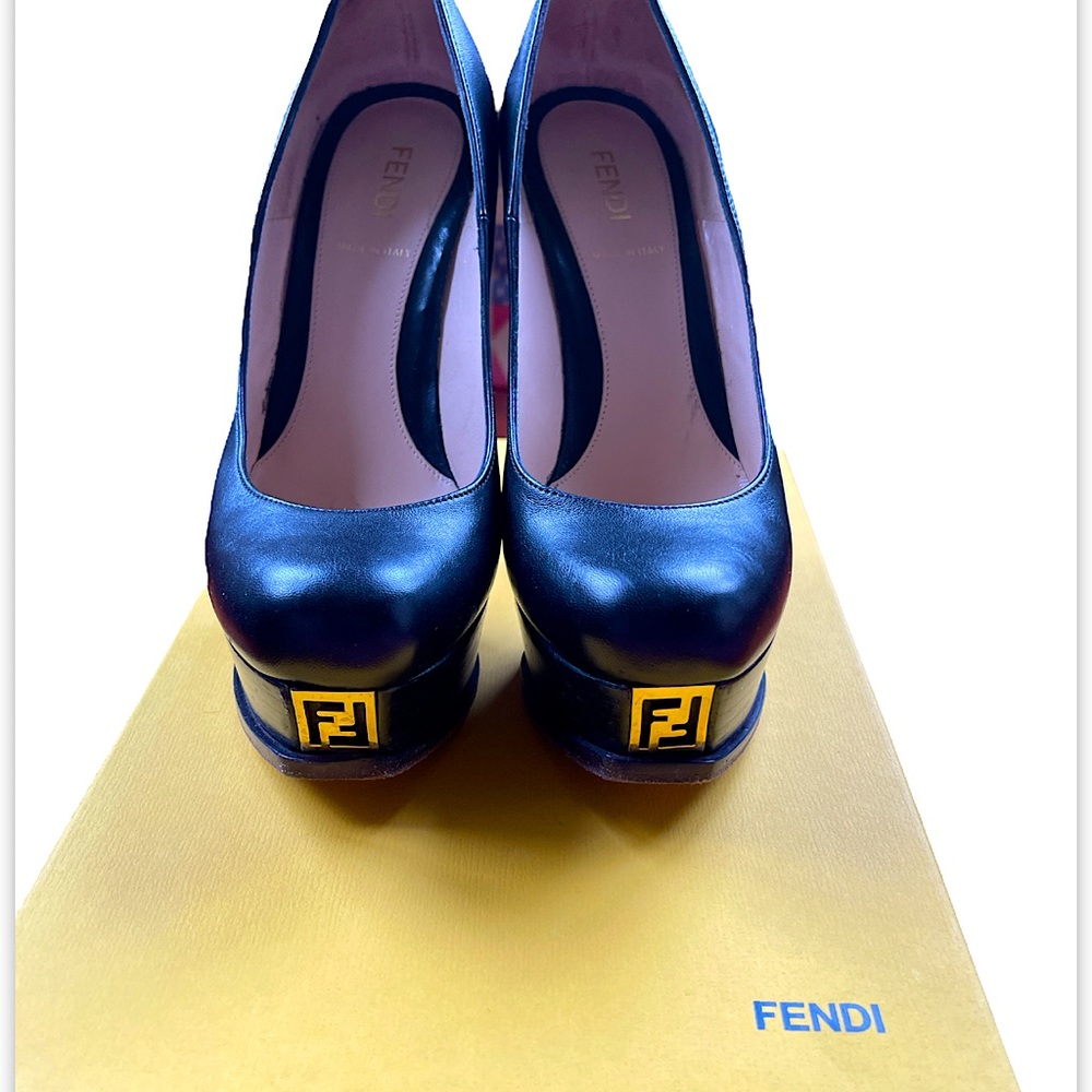 FENDI Décolleté Nappa Nero Platform Pumps